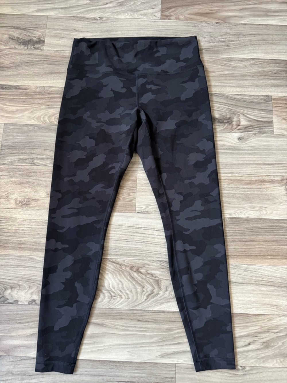 Lululemon Wunder Train High-Rise Tight 28" Heritage 365 Camo Deep Coal Multi 14